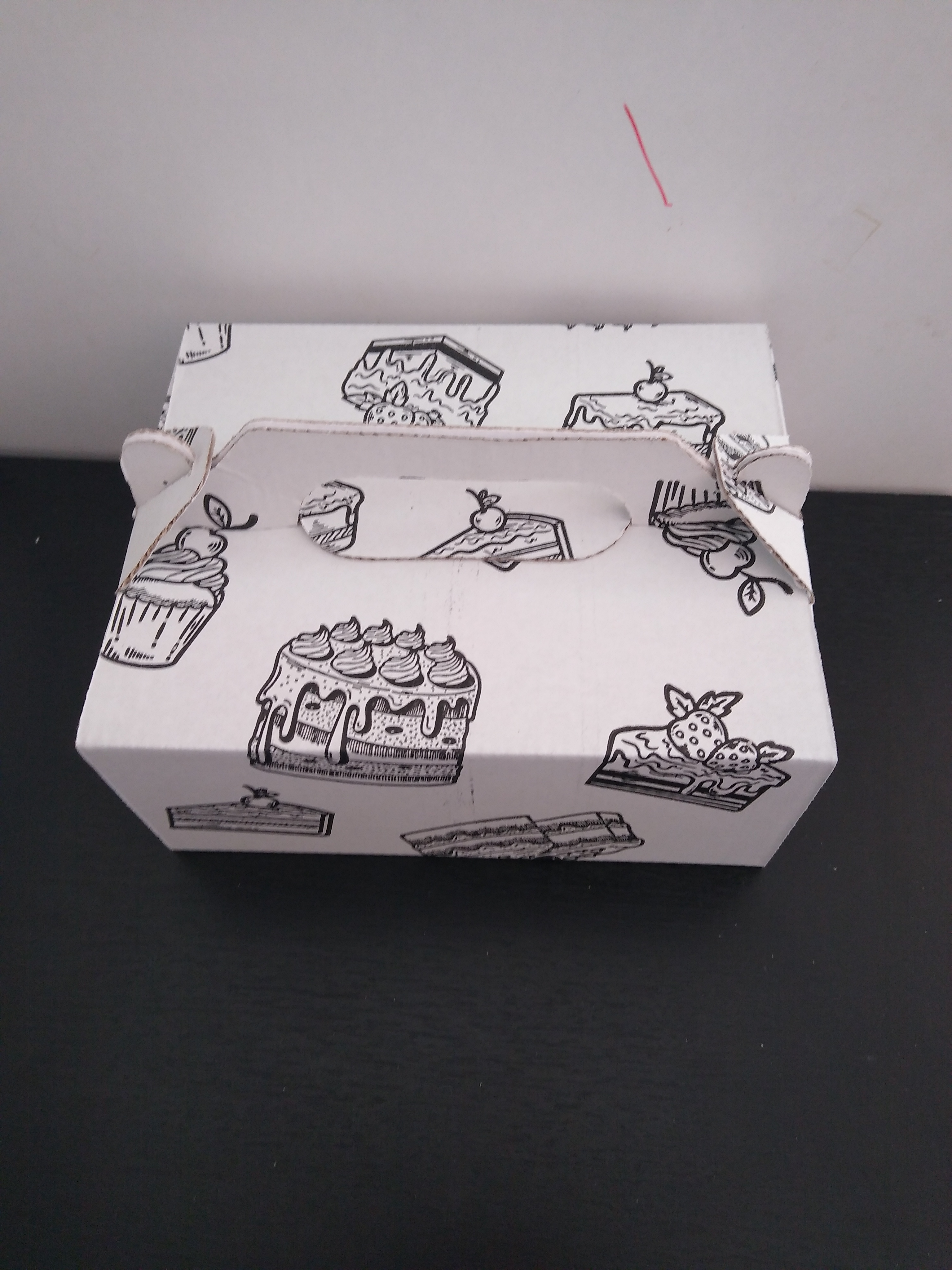 Krabica na tortu 19x15x8 cm,  10ks/bal  zdobená