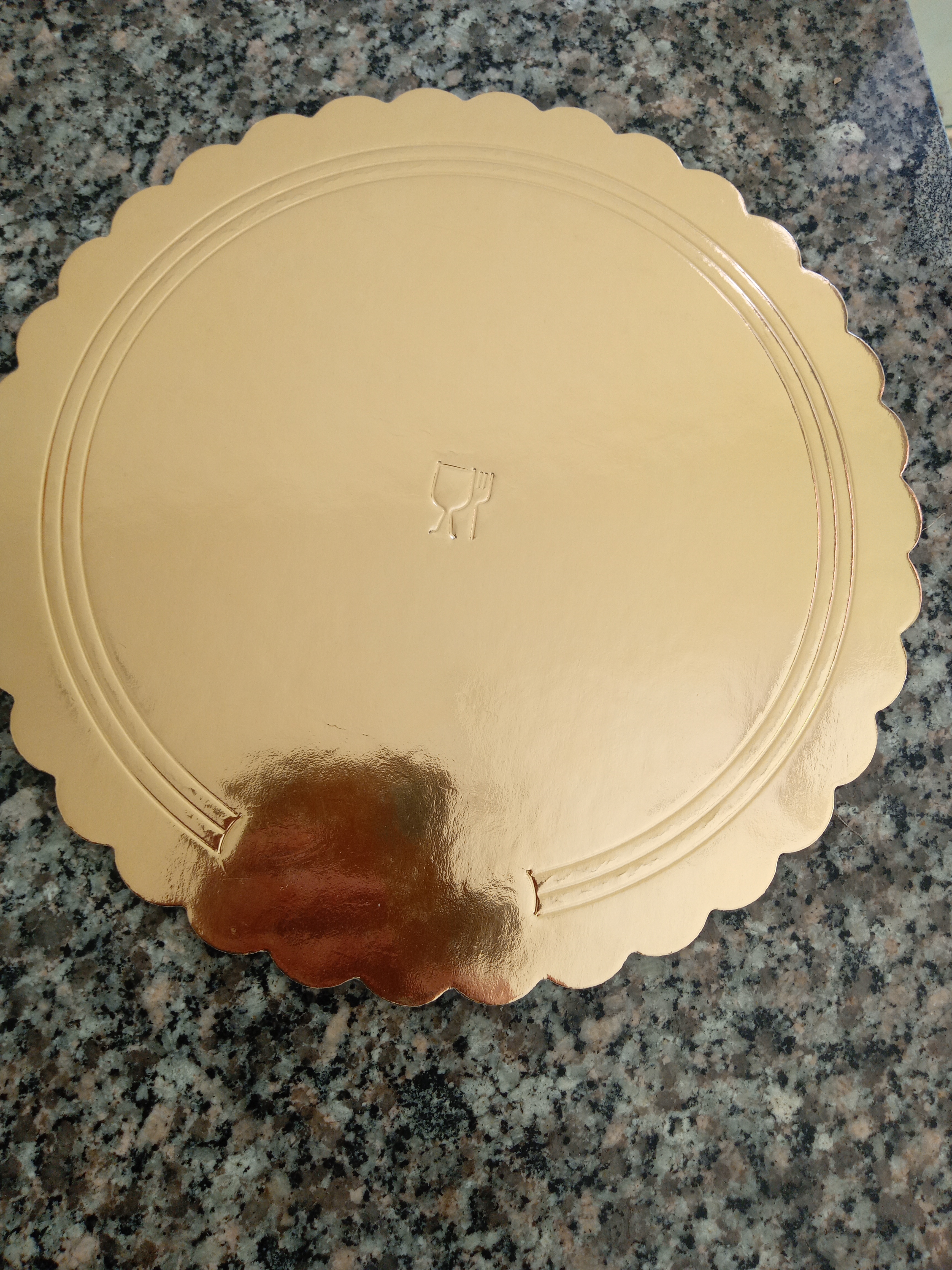 Tortova podložka zlatá priemer 30 cm
